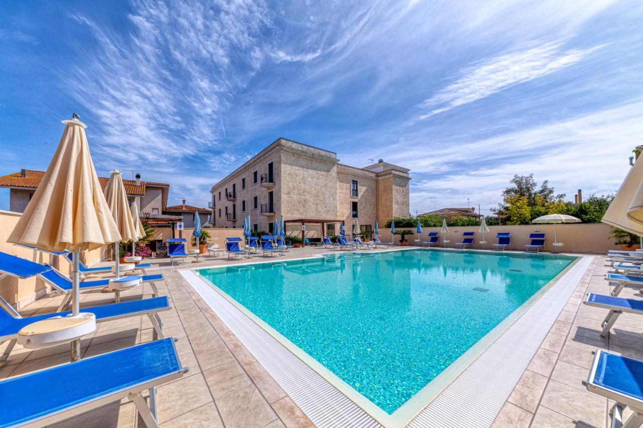 Hotel Le Torri Arborea Exterior photo