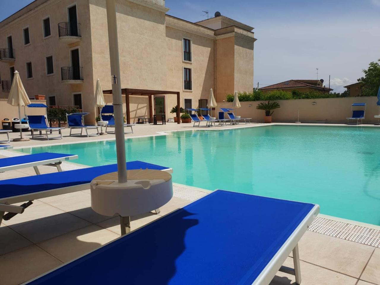 Hotel Le Torri Arborea Exterior photo